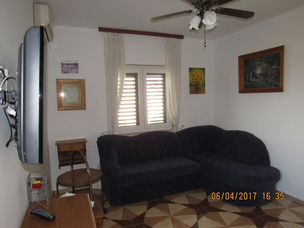 Guest House Vanessa Supetar Kültér fotó