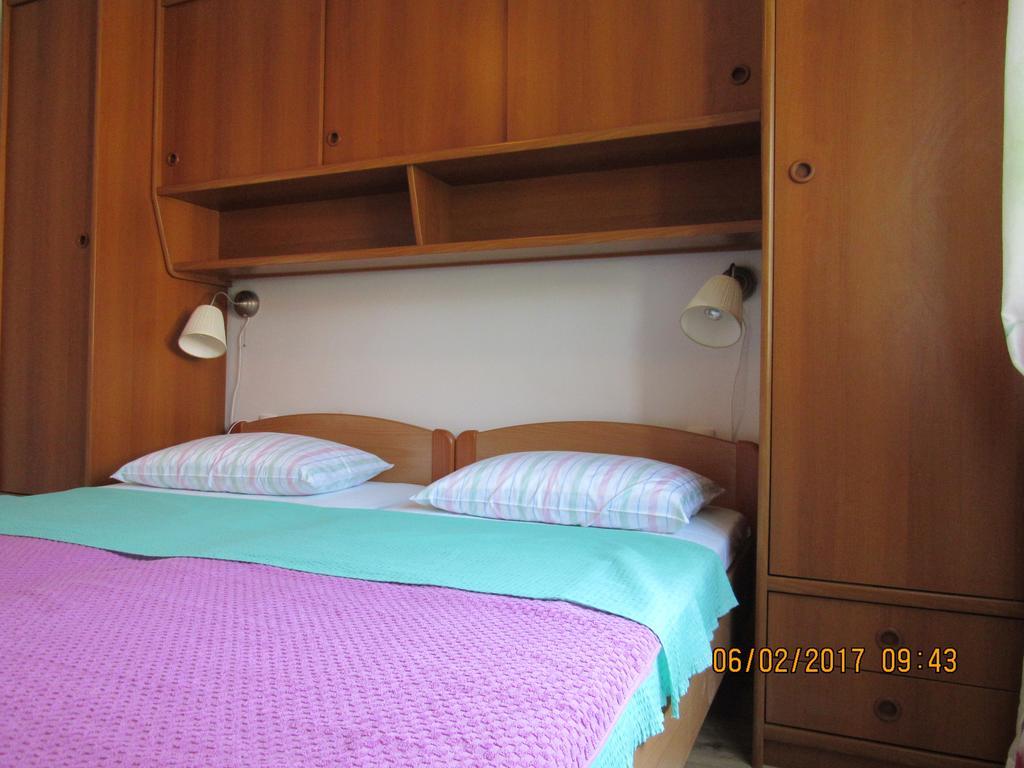 Guest House Vanessa Supetar Kültér fotó