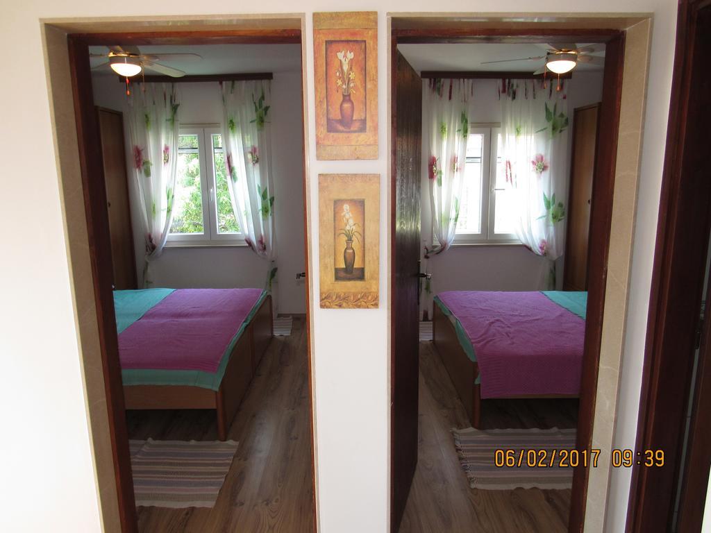 Guest House Vanessa Supetar Kültér fotó